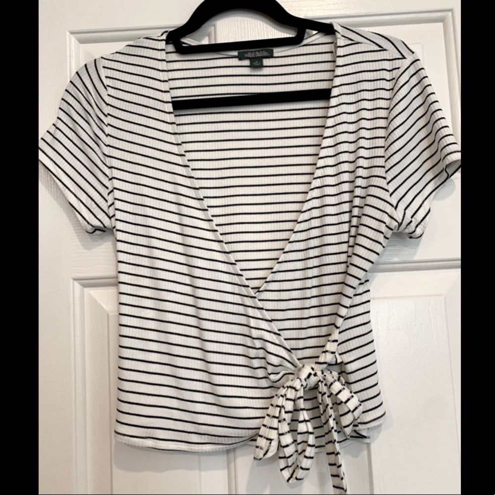 Wild Fable Black and White Crop Top Shirt